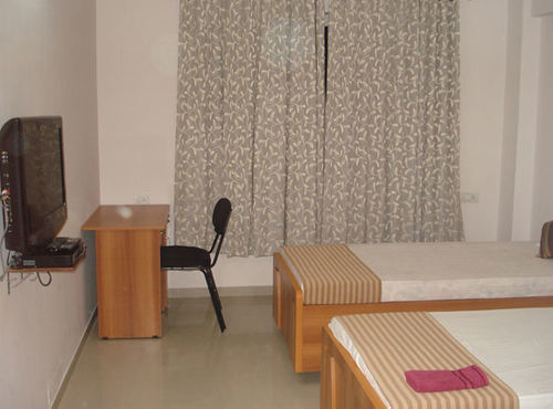 10 Blossoms Hospitality Services Ahmedabad Exteriör bild