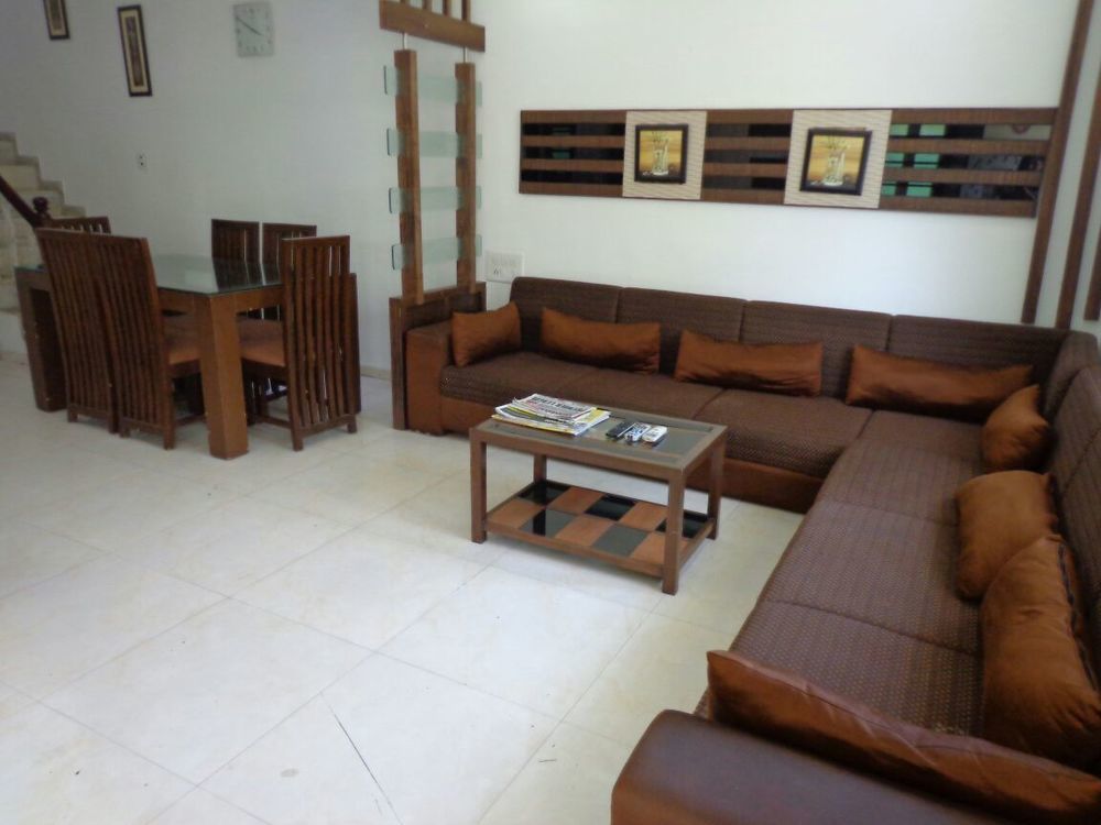 10 Blossoms Hospitality Services Ahmedabad Exteriör bild